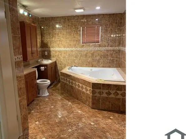 2246 Service Rd, Opa Locka, FL 33054