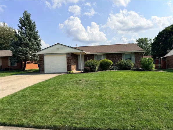 6068 Shull Rd, Dayton, OH 45424