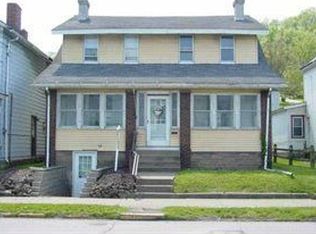 208 Carolina Ave, Chester, WV