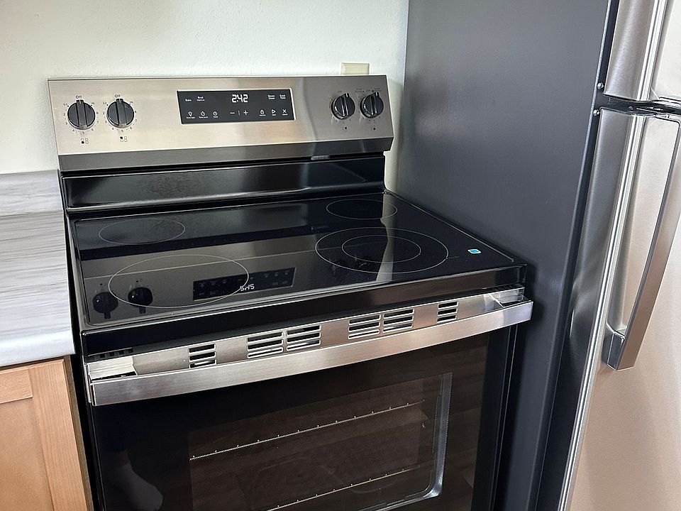 1st image of 850-852 N Oakwood Rd #23