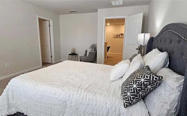 674 Gabby Point SW — Photo 9
