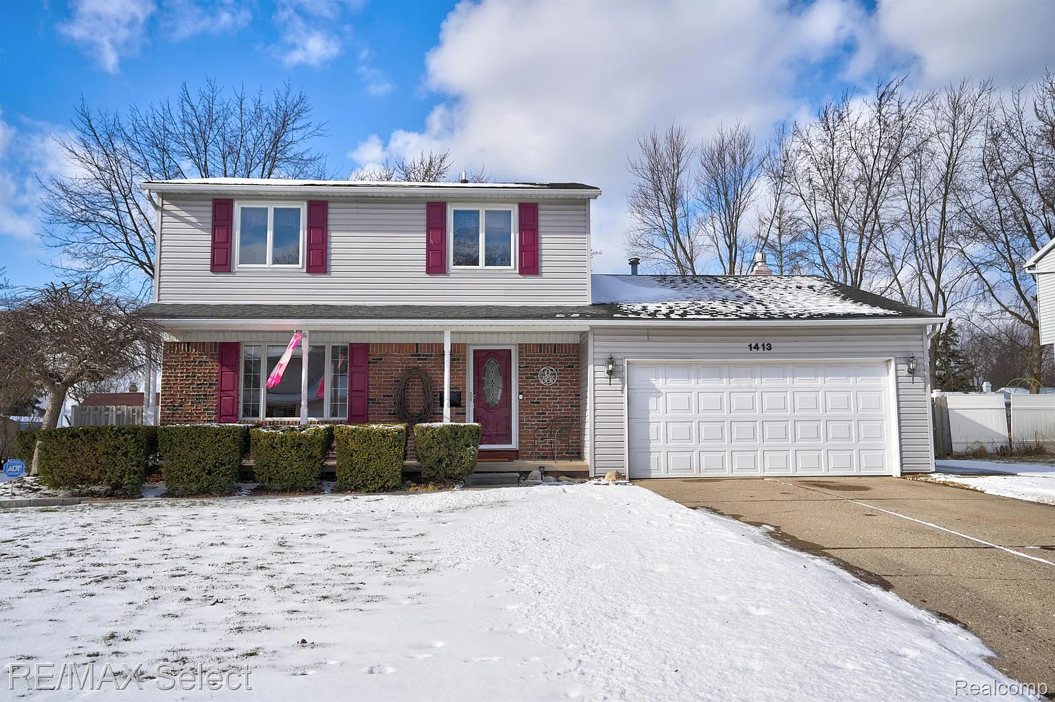 1413 Morninglow Dr photo 1