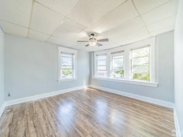 594 Roosevelt Ave #2A, Carteret, NJ 07008