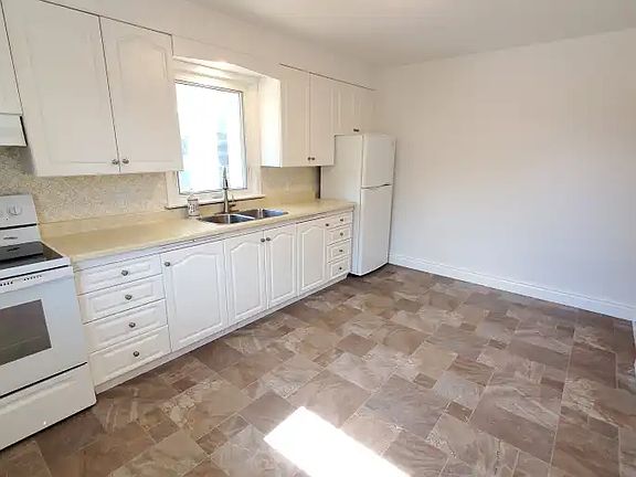 5th image of 842 Law St #1A