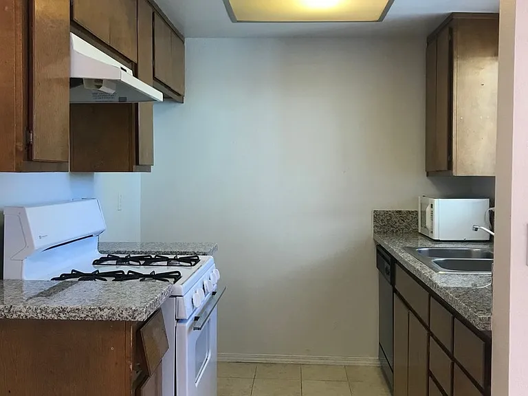 1186 E Lugonia Ave — Photo 5
