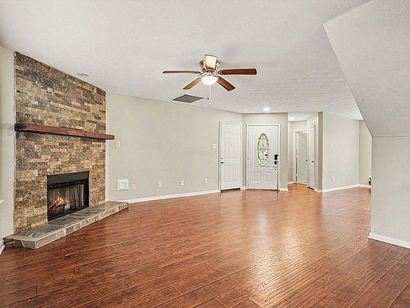 3rd image of 2875 Pebble Canyon Ln