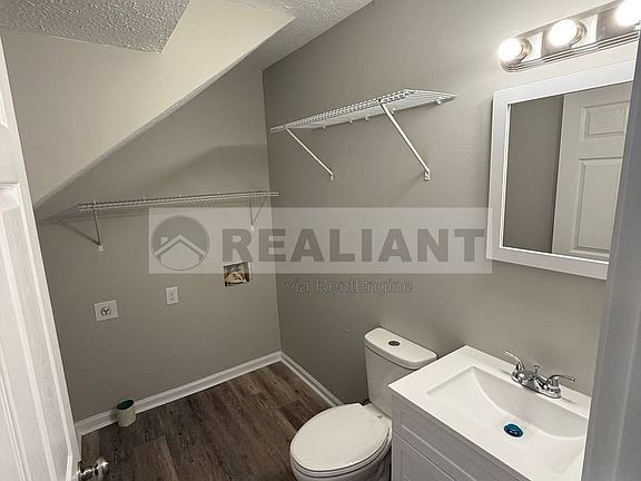 5th image of 31 Hurley St #15
