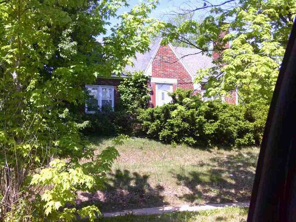 2nd image of 1107 Vine St