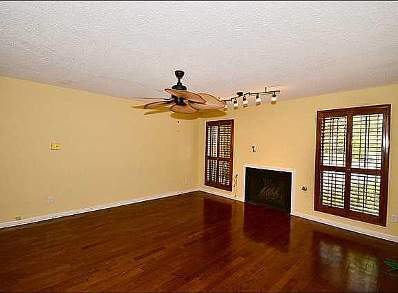 5th image of 6137 Sierra Valle Ln