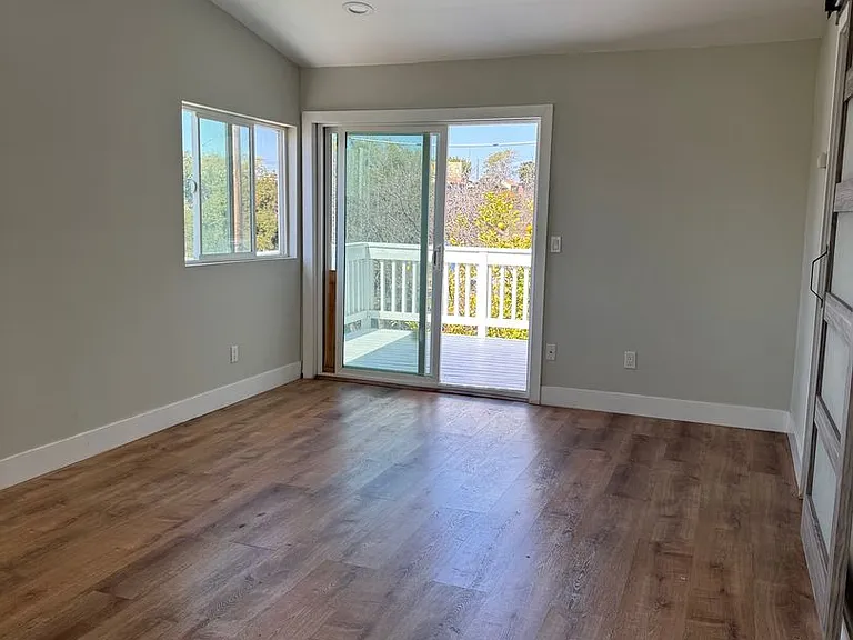 2774 - 2780.5 Vista Way — Photo 5