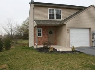 40 Stauffer Ct, Leola, PA 17540