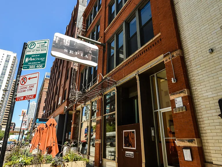 123 N Jefferson St #2R — Photo 16