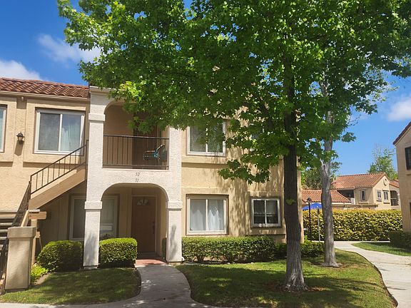 Located in a desirable location in High Ridge Condominiums, this 2nd floor 2BD/2BA unit has covered parking immediately in front.