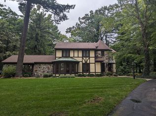 384 Waukazoo Dr, Holland, MI 49424