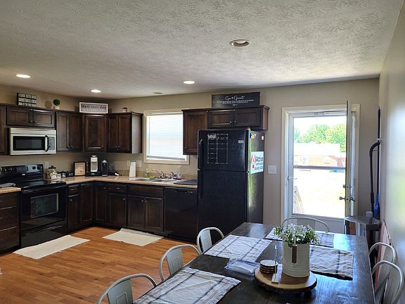 2nd image of 103 Sugartree Ct #D