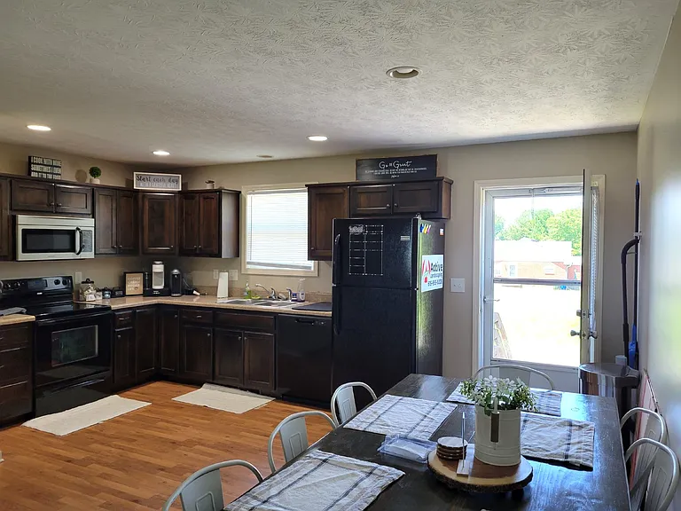 103 Sugartree Ct #D — Photo 2