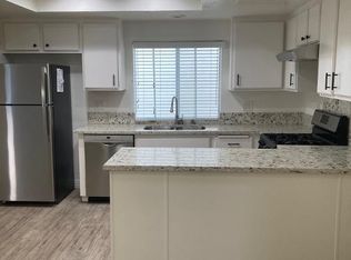 531 11th St APT D, Hermosa Beach, CA 90254