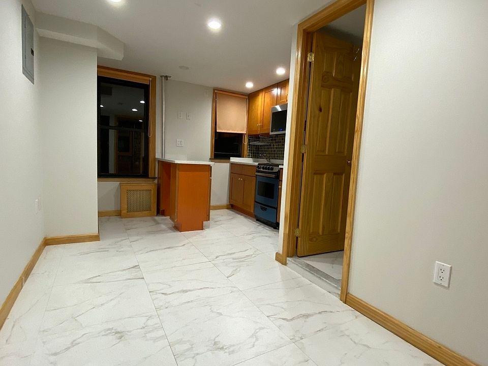 2nd image of 167 Hester St APT 6