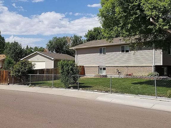 Detached 2 car garage