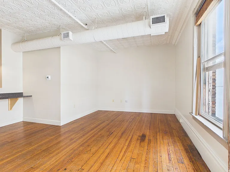 121 W Broad St #404 — Photo 10
