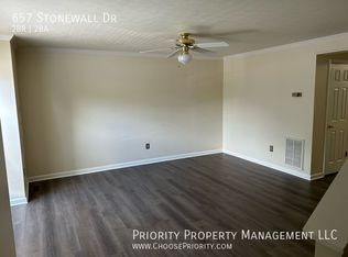 657 Stonewall Dr, Harrisonburg, VA 22801