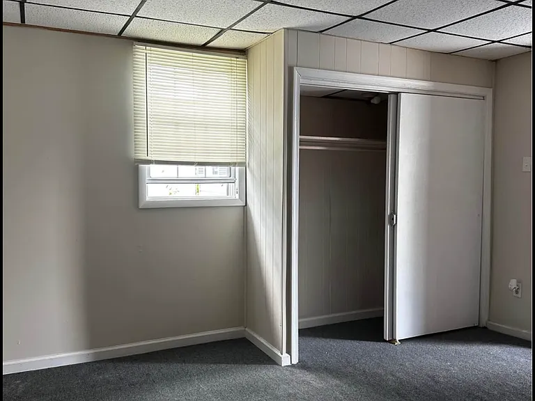 402 W Sample St — Photo 15