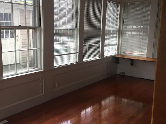 3rd image of 20 Trinity Ter