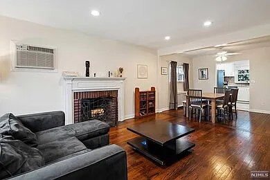 Building Photo - 2-10 Saddle River Rd