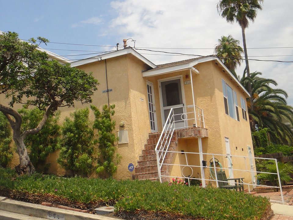 unit with 2 car garage