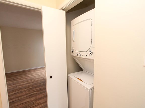 3rd image of 38 Waterview Dr #38