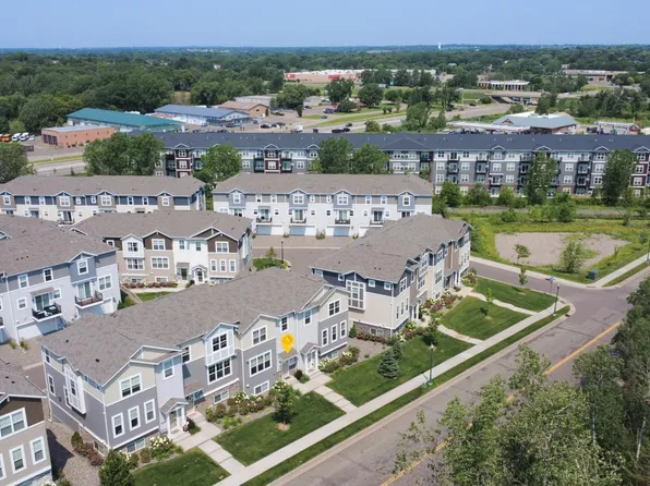 2215 Gateway Hill Rd, North St Paul, MN 55109