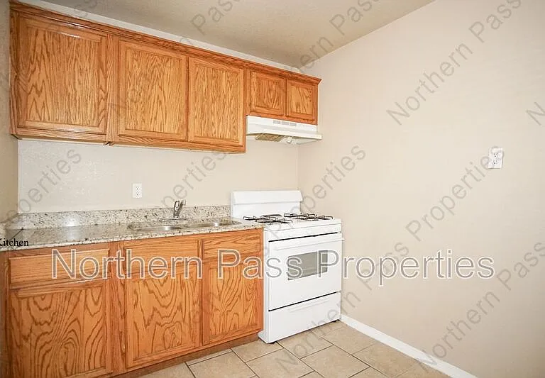 8604 Lawson St #4 — Photo 6