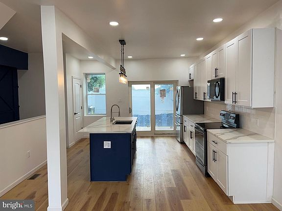 4th image of 12 W 27th St