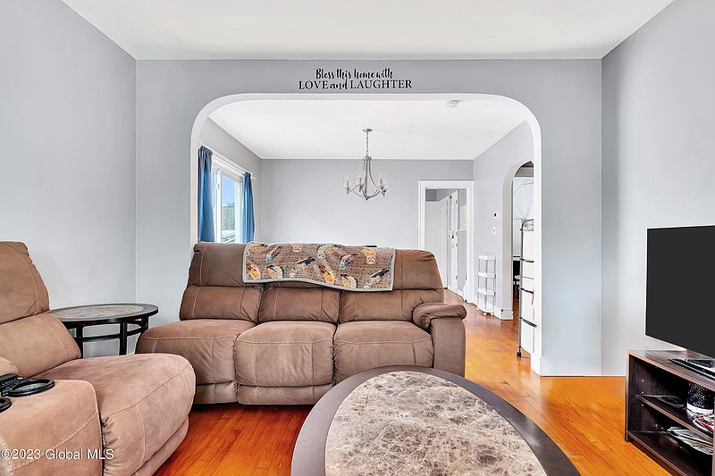 2nd image of 2805 Edgewood Avenue