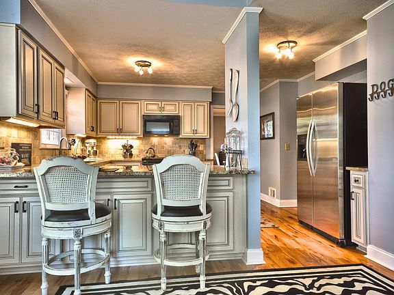 5th image of 2204 Concord Sq NE