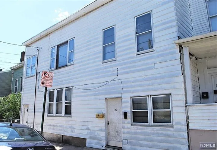 150-152 Butler St photo 1