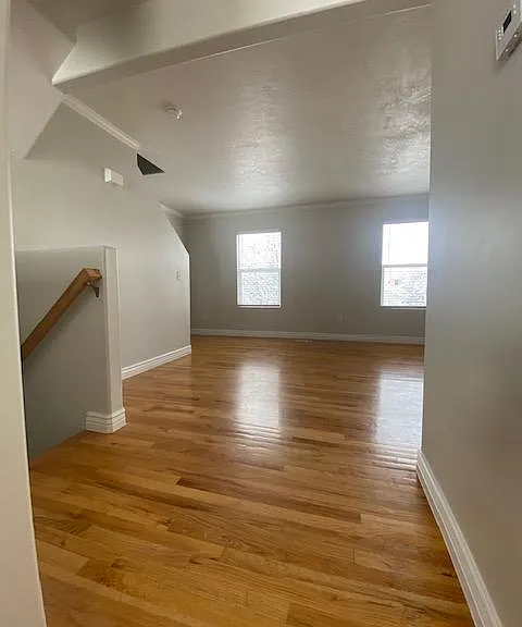 354 E Braidhill Dr — Photo 4