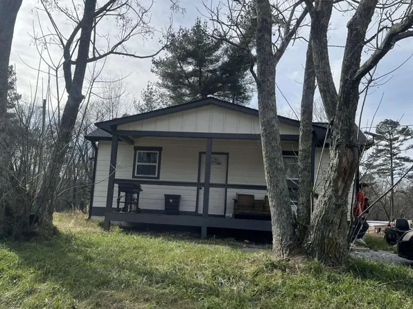 168 Yearwood St, Toccoa, GA 30577