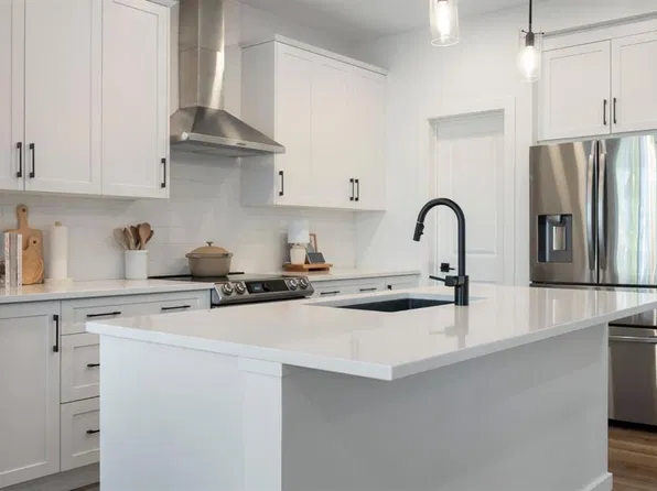 59 S Sundown Pl, Cochrane, AB T4C 2T3