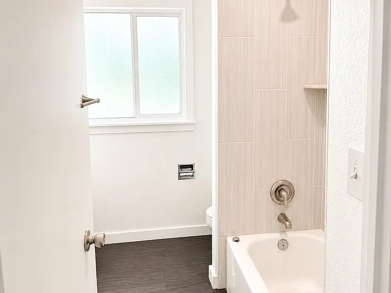 326 Stewart — Photo 9