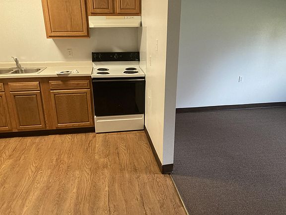 3rd image of 901 Cobb St