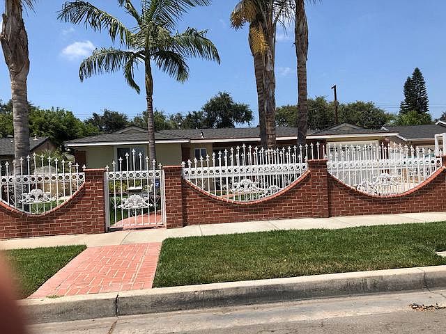 2nd image of 2037 W Oak Ave