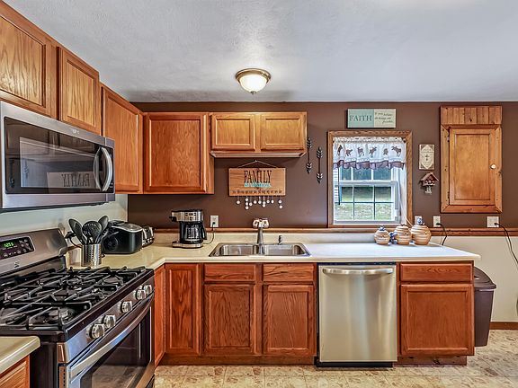 4th image of 1085 E Shelby Rd
