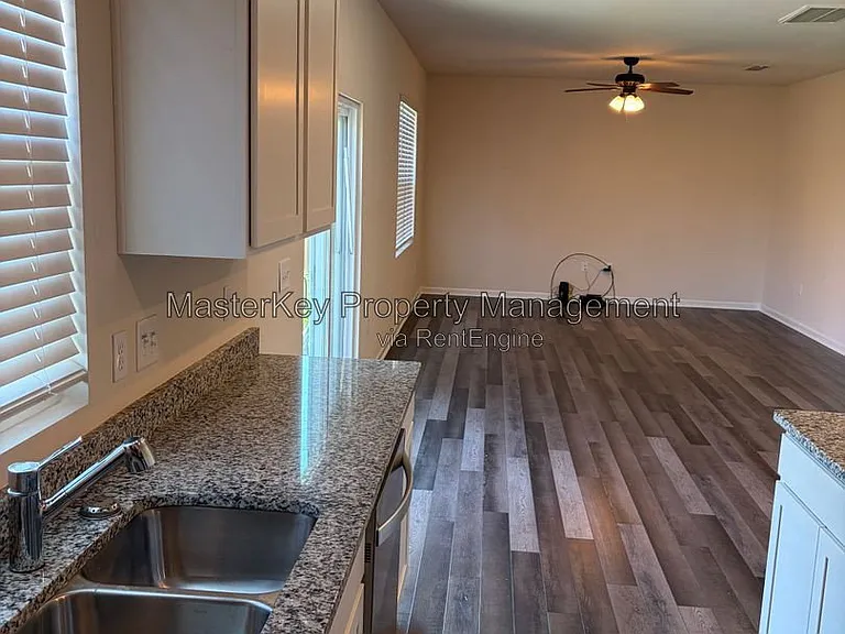 3537 Polygon Pl — Photo 4