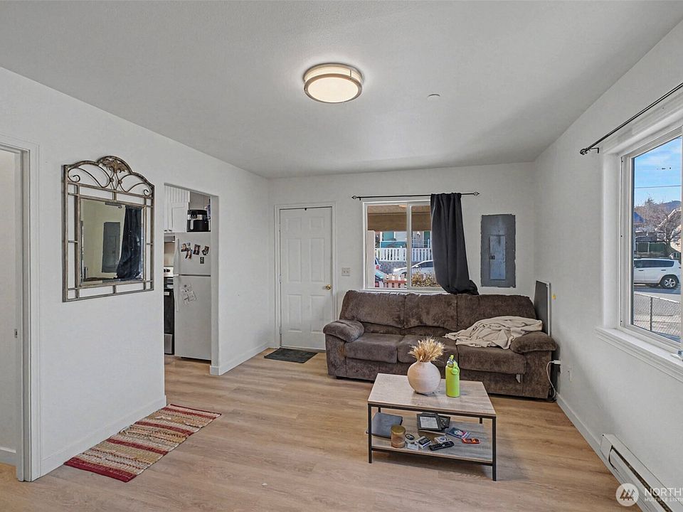 1st image of 533 Methow #A,B,C