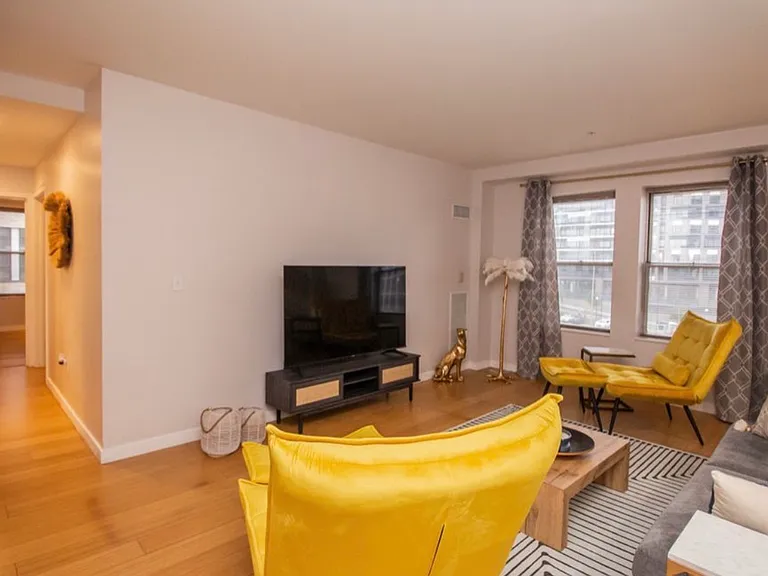 922 Beacon St #23C — Photo 8