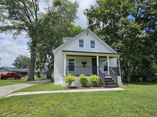 1041 S Kaskaskia St, Nashville, IL 62263