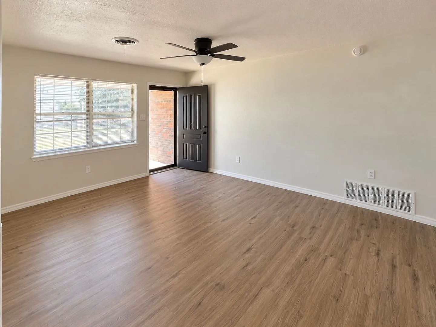 3-Bedroom Home in Eastside Lawton — Photo 3