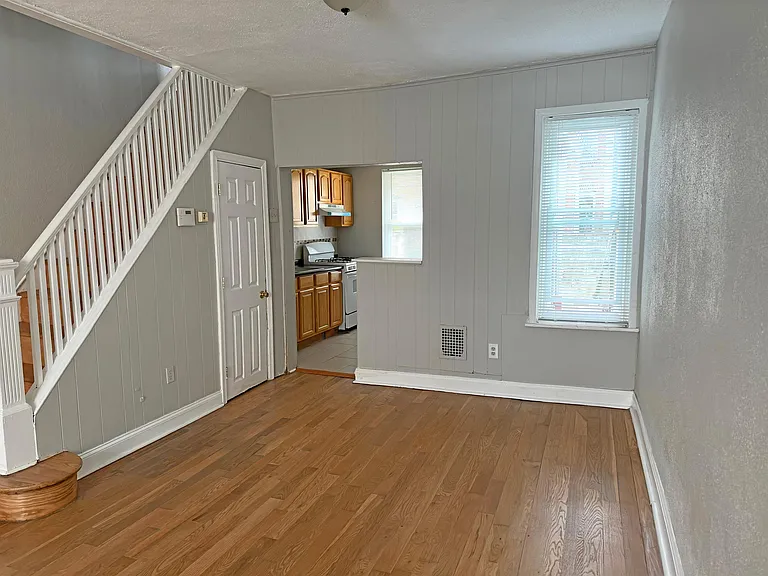 1528 S Hollywood St — Photo 6