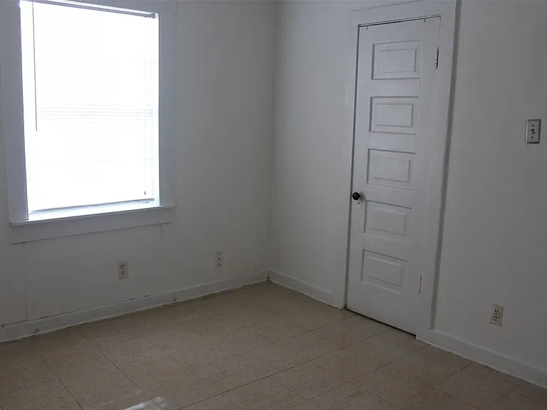 5726 Gardendale Dr — Photo 9